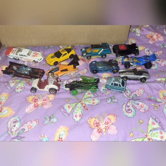 Assorted Toy Vehicles Hotwheels,Matchbox,Others - Picture 3 of 6